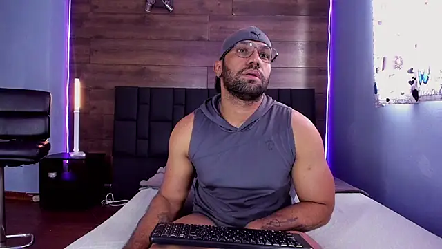 Snapshot of anthonylatynxd chatting on November 2025 07:38:01 PM anthonylatynxd online show from November 2025 07:38:01 PM