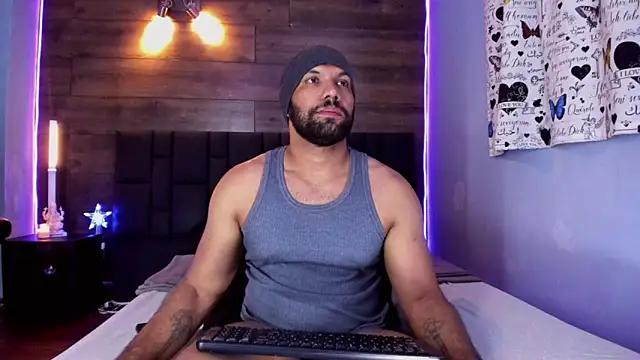 Snapshot of anthonylatynxd chatting on December 2025 12:05:01 AM anthonylatynxd online show from December 2025 12:05:01 AM