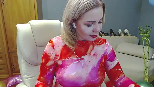 Snapshot of Cute_sun chatting on December 2024 09:45:02 PM Cute sun online show from December 2024 09:45:02 PM