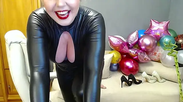 Snapshot of Cute_sun chatting on December 2024 05:29:02 PM Cute sun online show from December 2024 05:29:02 PM