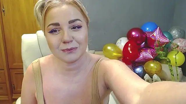 Snapshot of Cute_sun chatting on December 2024 08:36:02 PM Cute sun online show from December 2024 08:36:02 PM