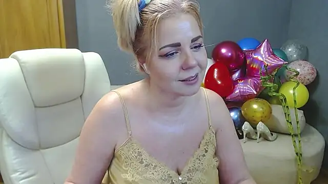 Snapshot of Cute_sun chatting on December 2024 11:41:02 PM Cute sun online show from December 2024 11:41:02 PM