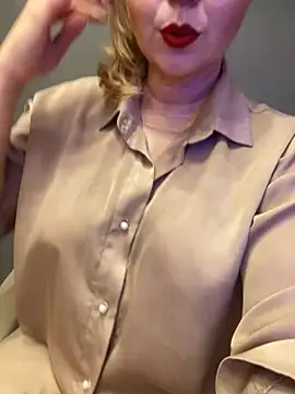 Snapshot of Cute_sun chatting on January 2025 06:31:01 PM Cute sun online show from January 2025 06:31:01 PM