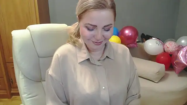 Snapshot of Cute_sun chatting on January 2025 08:35:01 PM Cute sun online show from January 2025 08:35:01 PM