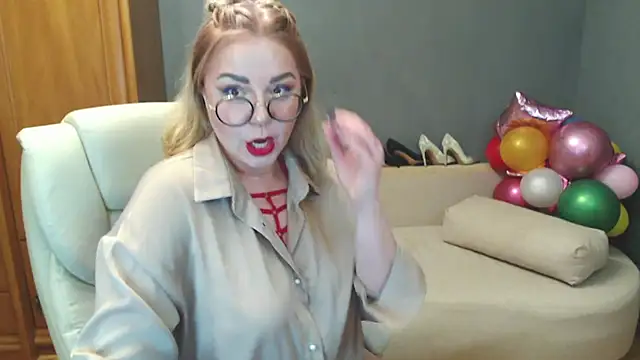 Snapshot of Cute_sun chatting on February 2025 08:18:01 PM Cute sun online show from February 2025 08:18:01 PM