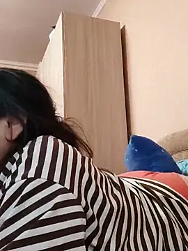 Snapshot of Zulfiya_Bruce chatting on October 2025 09:46:02 AM Zulfiya Bruce online show from October 2025 09:46:02 AM