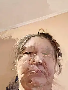 Snapshot of Zulfiya_Bruce chatting on December 2025 04:17:01 AM Zulfiya Bruce online show from December 2025 04:17:01 AM