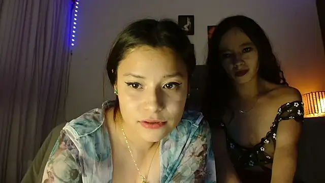 Snapshot of 3littleschoolteens chatting on November 2025 08:40:01 AM 3littleschoolteens online show from November 2025 08:40:01 AM