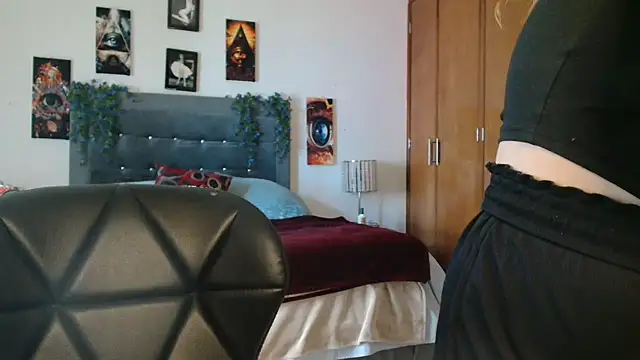 Snapshot of 3littleschoolteens chatting on December 2025 08:13:01 PM 3littleschoolteens online show from December 2025 08:13:01 PM