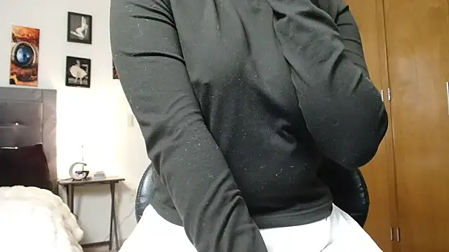 Snapshot of 3littleschoolteens chatting on January 2026 09:09:01 PM 3littleschoolteens online show from January 2026 09:09:01 PM