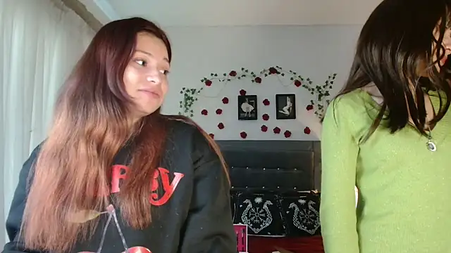 Snapshot of 3littleschoolteens chatting on February 2026 06:01:01 PM 3littleschoolteens online show from February 2026 06:01:01 PM