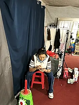 Snapshot of LaInsaciableIntensa chatting on November 2025 11:51:02 PM LaInsaciableIntensa online show from November 2025 11:51:02 PM