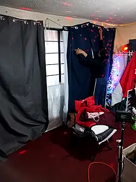 Snapshot of LaInsaciableIntensa chatting on November 2025 10:19:02 PM LaInsaciableIntensa online show from November 2025 10:19:02 PM