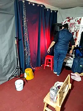 LaInsaciableIntensa online show from December 2025 12:17:01 AM