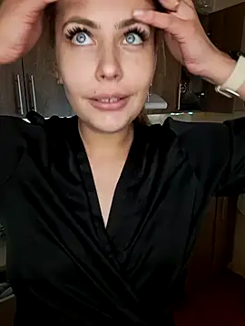 Snapshot of Keli_Jessi chatting on December 2024 04:25:01 PM Keli Jessi online show from December 2024 04:25:01 PM