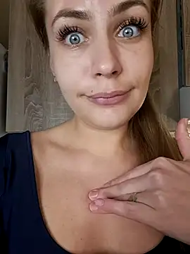 Snapshot of Keli_Jessi chatting on January 2025 05:09:01 PM Keli Jessi online show from January 2025 05:09:01 PM