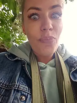 Snapshot of Keli_Jessi chatting on September 2025 12:31:02 PM Keli Jessi online show from September 2025 12:31:02 PM