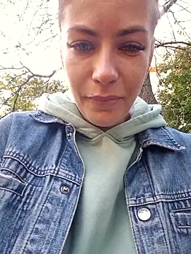 Snapshot of Keli_Jessi chatting on September 2025 01:15:01 PM Keli Jessi online show from September 2025 01:15:01 PM