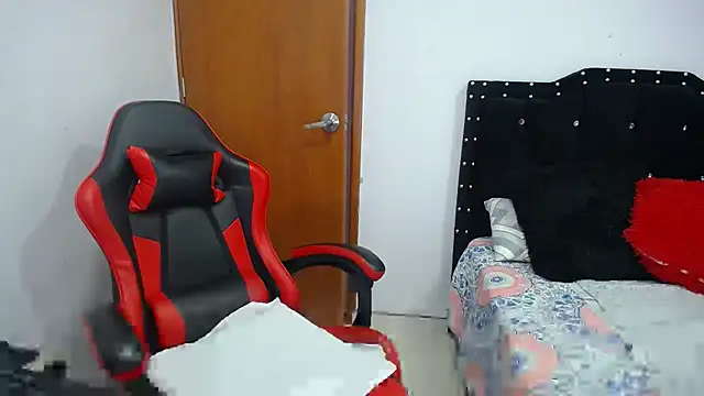 Ursulawhite69 online show from October 2025 04:00:01 PM