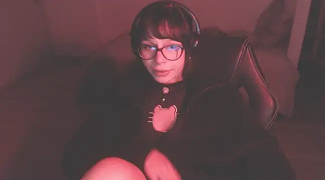 Snapshot of modjo_ chatting on December 2024 08:09:01 AM modjo  online show from December 2024 08:09:01 AM