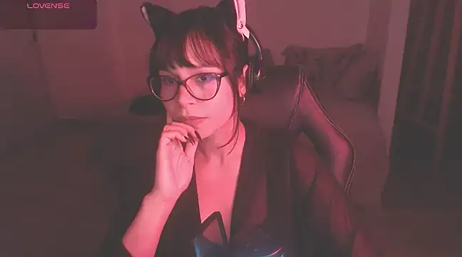 Snapshot of modjo_ chatting on December 2024 08:11:02 AM modjo  online show from December 2024 08:11:02 AM