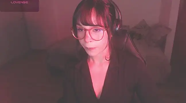 Snapshot of modjo_ chatting on February 2025 06:43:02 AM modjo  online show from February 2025 06:43:02 AM