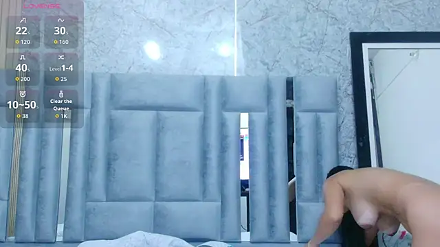 Snapshot of veronicaroose_ chatting on October 2025 12:53:02 PM veronicaroose online show from October 2025 12:53:02 PM