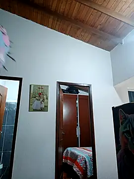 LunaZambrano online show from December 2025 02:14:02 PM