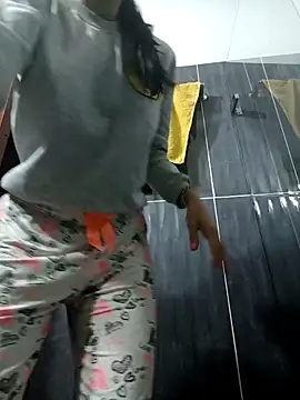 LunaZambrano online show from January 2026 01:48:01 PM