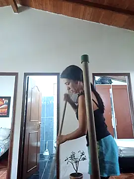 LunaZambrano online show from April 2026 03:39:02 PM