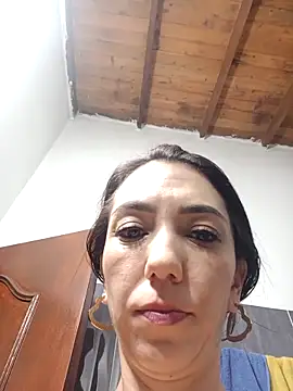 LunaZambrano online show from April 2026 03:13:01 AM