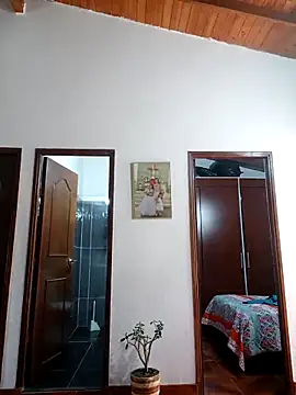 Snapshot of LunaZambrano chatting on May 2026 03:05:02 PM LunaZambrano online show from May 2026 03:05:02 PM