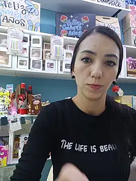 Snapshot of LunaZambrano chatting on June 2026 03:11:01 PM LunaZambrano online show from June 2026 03:11:01 PM