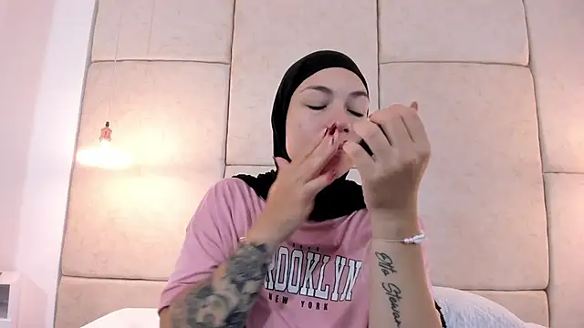 Snapshot of aisha_vs chatting on October 2025 12:57:02 PM aisha vs online show from October 2025 12:57:02 PM