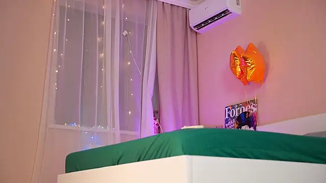 Snapshot of RosyEmily chatting on January 2025 01:26:01 AM RosyEmily online show from January 2025 01:26:01 AM