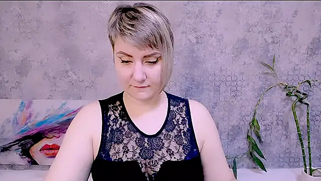 Djullia online show from November 2025 06:58:01 AM