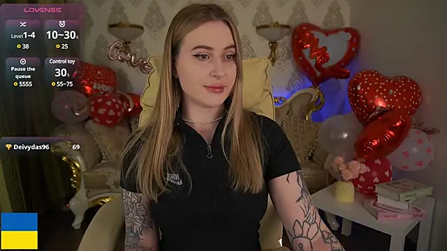 Snapshot of ArolinaNight chatting on February 2025 09:26:02 PM ArolinaNight online show from February 2025 09:26:02 PM