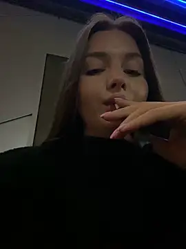 KrisMagnoly online show from November 2025 03:10:02 PM