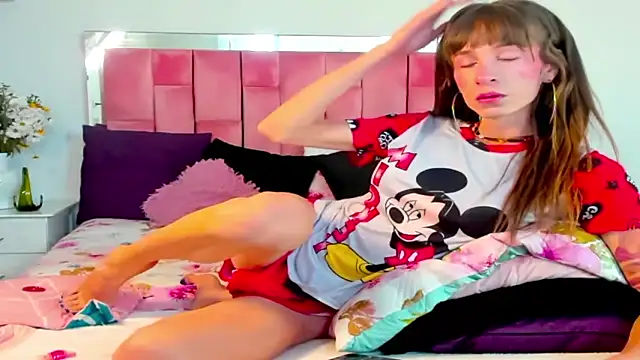 the queen aleja online show from November 2025 02:27:02 PM