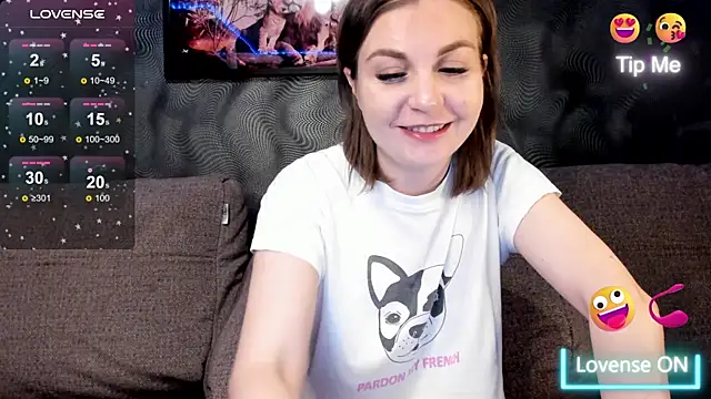 Snapshot of CassieMils chatting on June 2026 06:46:02 PM CassieMils online show from June 2026 06:46:02 PM