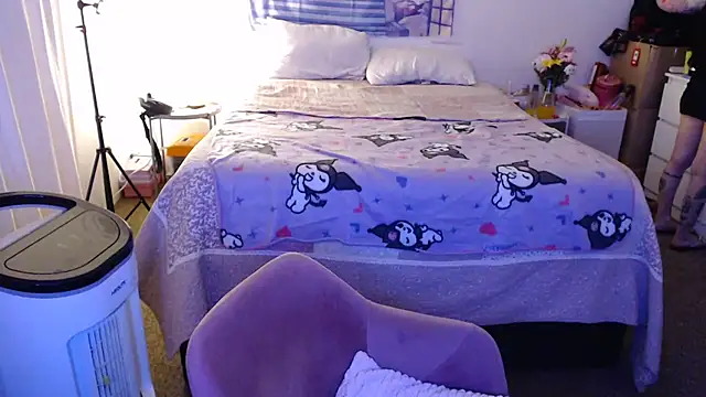 Snapshot of latinpetit chatting on November 2025 02:43:02 AM latinpetit online show from November 2025 02:43:02 AM