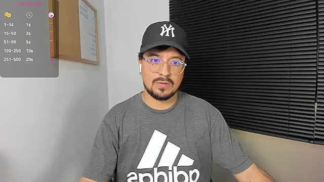 Snapshot of DaviidEvans_ chatting on December 2024 06:33:02 AM DaviidEvans  online show from December 2024 06:33:02 AM