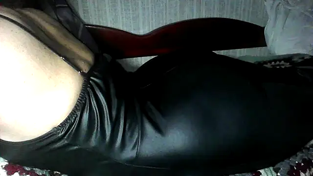 Snapshot of Alma_Evelynne chatting on December 2025 08:24:02 PM Alma Evelynne online show from December 2025 08:24:02 PM