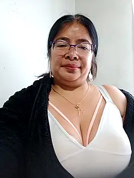 Snapshot of __valentina18 chatting on February 2025 01:08:02 PM   valentina18 online show from February 2025 01:08:02 PM
