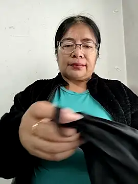   valentina18 online show from December 2025 01:05:02 PM