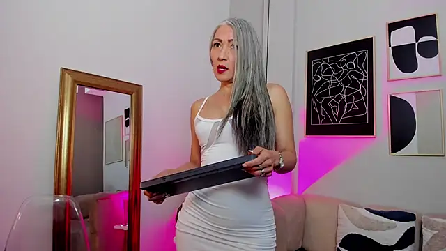  Nicoletteshea  online show from April 2026 08:20:02 PM