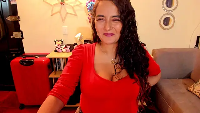 Snapshot of emma_luxy chatting on January 2025 04:21:01 AM emma luxy online show from January 2025 04:21:01 AM