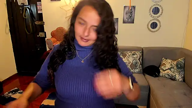 Snapshot of emma_luxy chatting on March 2025 01:12:01 AM emma luxy online show from March 2025 01:12:01 AM