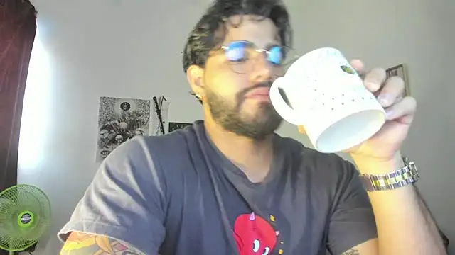 Snapshot of _Coddygold_ chatting on February 2025 11:49:02 AM Coddygold online show from February 2025 11:49:02 AM