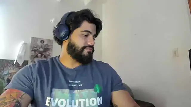 Snapshot of _Coddygold_ chatting on March 2025 03:06:01 PM Coddygold online show from March 2025 03:06:01 PM